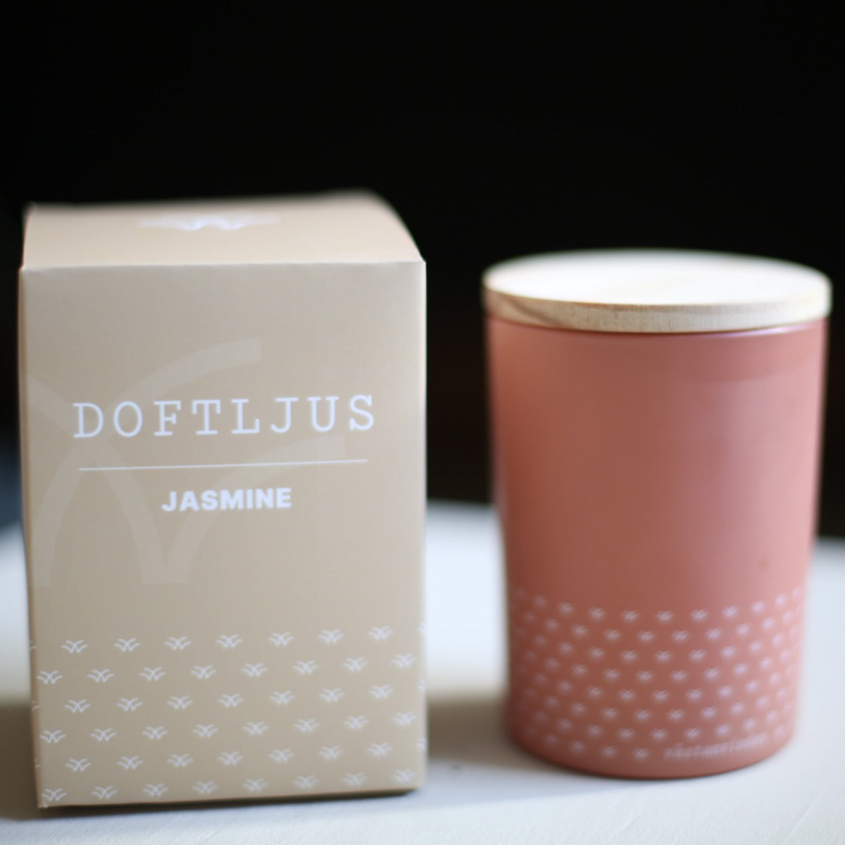 Doftljus Jasmine i terrafärgad keramik 8 × 10 cm med trälock